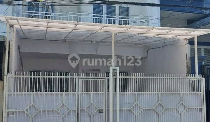 2 1/4 Story House on 6x21 M Land in Sunter, North Jakarta 2 1/4 Story House on 6x21 M Land in Sunter, North Jakarta