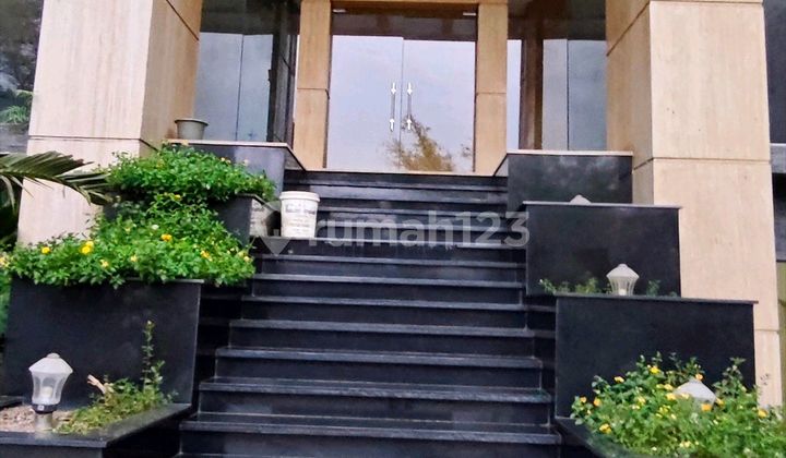 Gedung Baru 8 Lantai Ada Lift di Pasar Baru, Jakpus