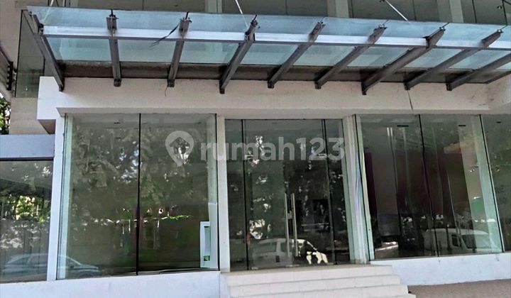 Ex Showroom Office Building in Sunter, North Jakarta Ex Showroom Office Building in Sunter, North Jakarta