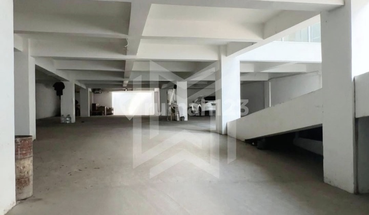 4-Storey Building Area 3,000 M2 + 1 Basement on Jl Kh Wahid Hasyim, Central Jakarta