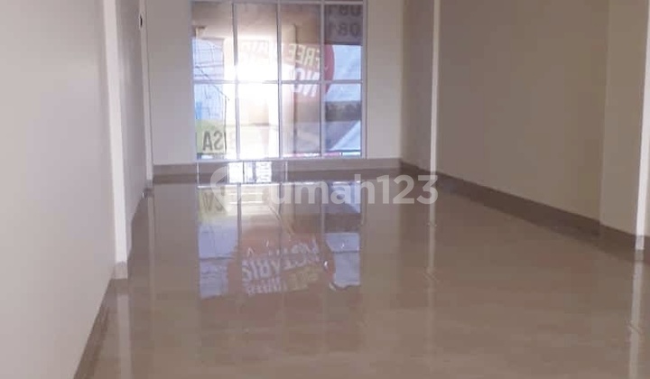 Disewakan 5 Unit Ruko Baru 3,5 Lantai Di Pesanggrahan, Jaksel Disewakan 5 Unit Ruko Baru 3,5 Lantai Di Pesanggrahan, Jaksel