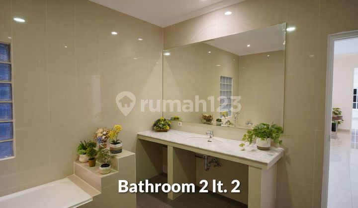 Rumah Mewah 2 Lantai Luas 1.148 M2 Semi Furnish Di Kemang, Jaksel 2