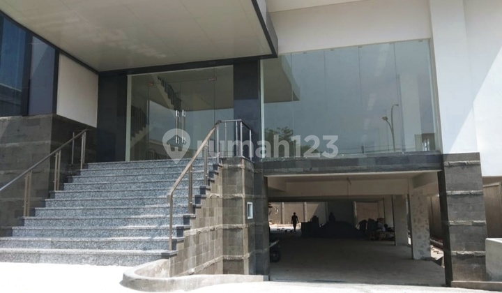 Gedung 5 Lantai Luas 2.107 M2 Ada Lift, Harga Nego Dekat Utan Kayu, Jaktim