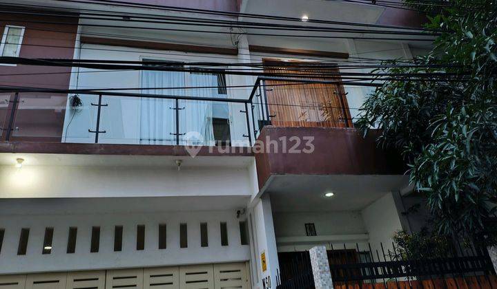 Rumah 3 Lantai Marmer Fully Furnished Di Gunung Sahari, Jakpus 1