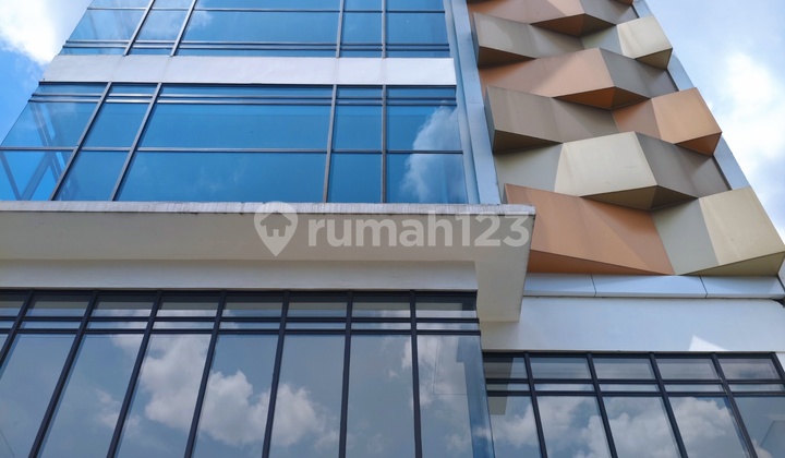 Gedung Baru 5 Lantai + 1 Rooftop Ada Lift Dekat Otista, Jaktim