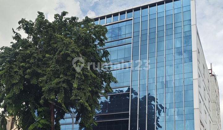 Office Building Area 8,800 M2 With Elevator Near Mampang, South Jakarta