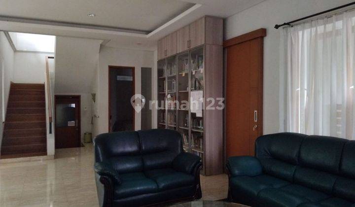 Rumah 2 Lantai Dalam Komplek Alamanda Tubagus Ismail 2