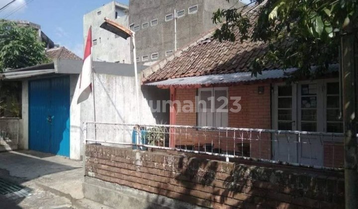 Cheap Old House Near Bubat and Bkr, Bandung City - Land Area 166 M²