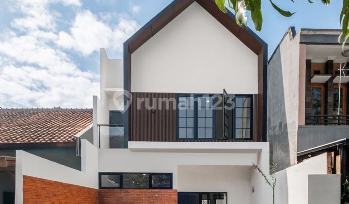 Rumah Baru Antapani Bandung SHM LT 112 LB 160, 4 KT, Siap Huni