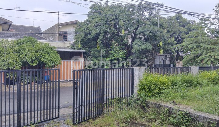 Cheap Old Spacious Large House Under Antapani Market, Bandung City. 2