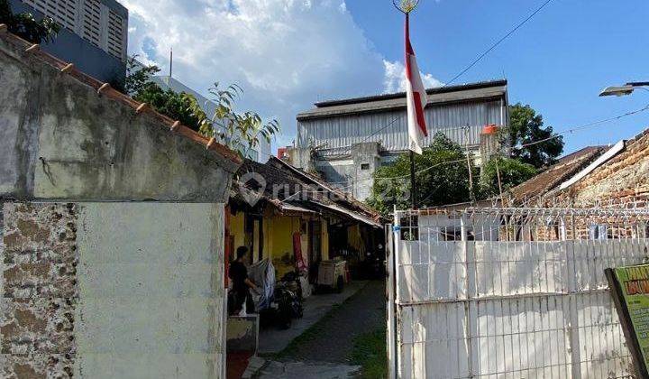 di Jual Rumah Lama Hitung Tanah di Pusat Kota 1