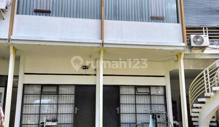 Dutch house ready to occupy, favorite location in Riau Wing. 2