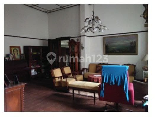 Riau wing hook house near BIP, used for café, distro, and residence. 2