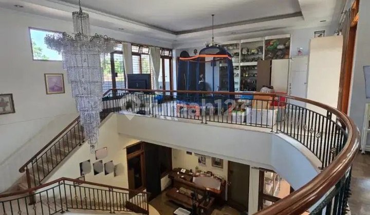 rumah lux besar bagus lokasi sayap riau sayap dago bandung kota