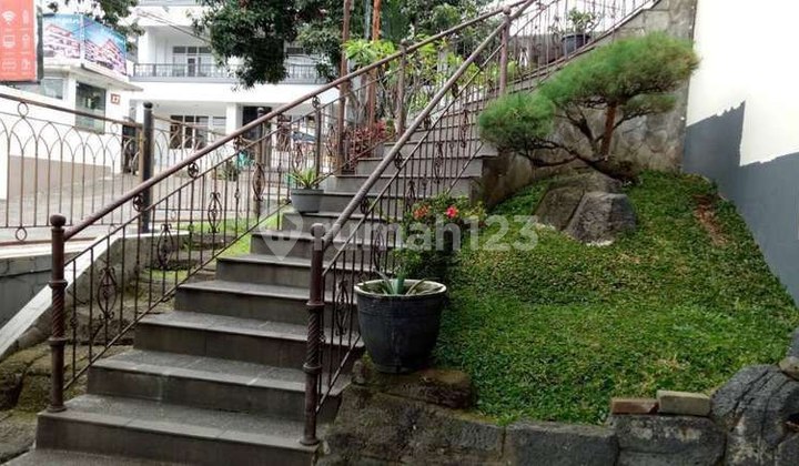 Well-maintained luxury house ready to occupy in Setra Indah, Sukajadi, Bandung. 1