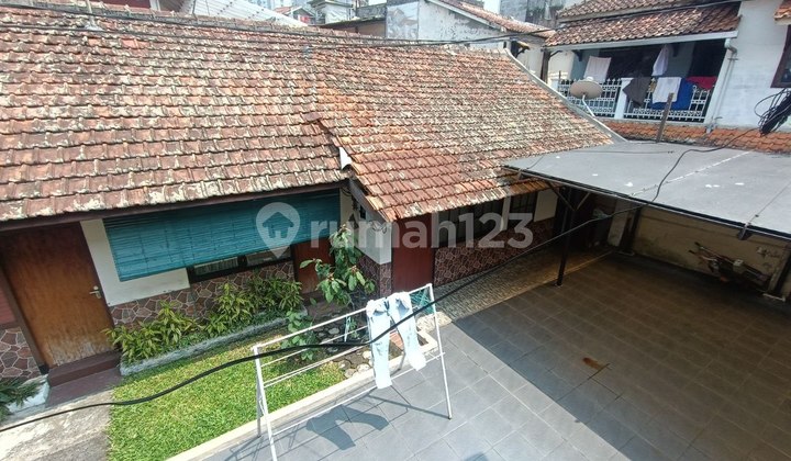 Old cheap strategic house near Unpar and ITB. 1