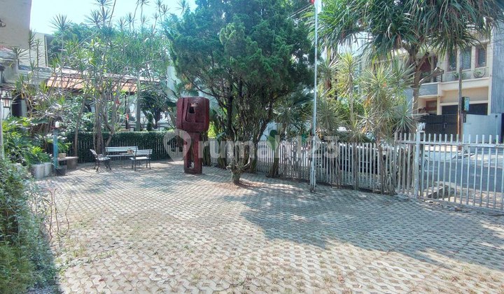 sewa rumah cocok untuk usaha atau kantor di tengah kota