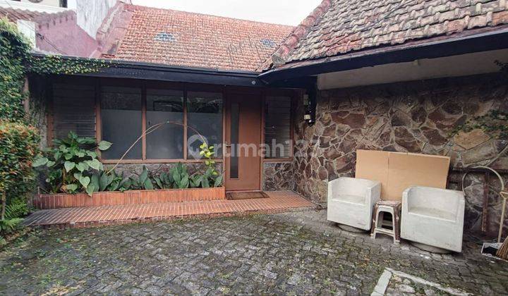 rumah lama terawat siap huni lokasi favorit di sayap dago bandung 1