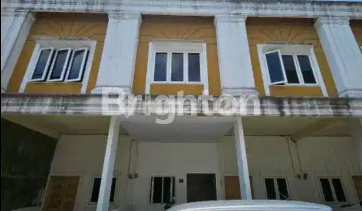 TWO AND A HALF STORY SHOPHOUSE, READY TO OCCUPY IN TANAH ENAM RATUS, MEDAN MARELAN