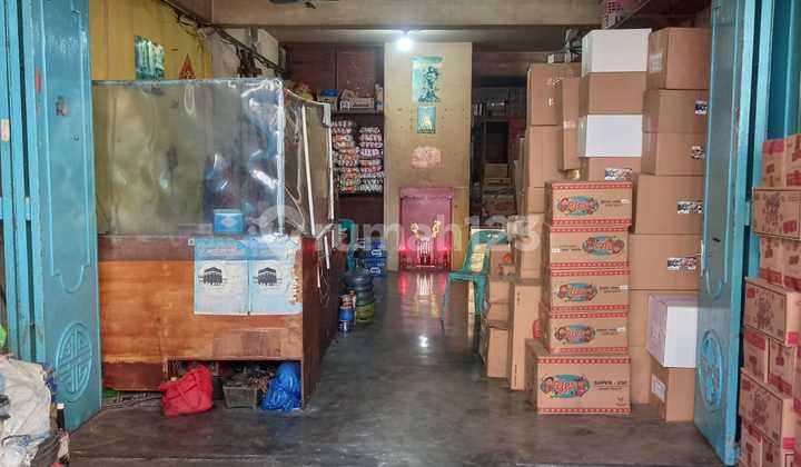 Ruko 3 Lantai Siap Huni di Pusat Pasar, Medan Kota. Ruko 3 Lantai Siap Huni di Pusat Pasar, Medan Kota.