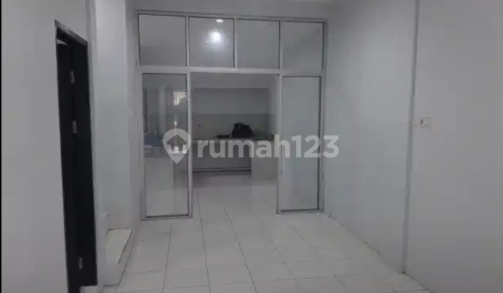 2-Story Ready-to-Occupy House in Southeast Medan, Medan Denai