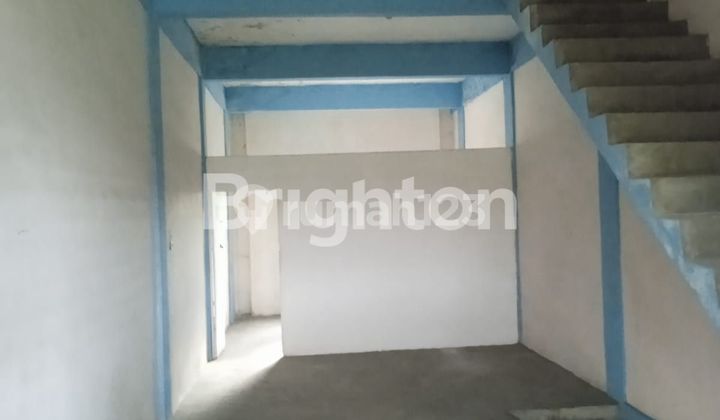 3-STOREY SHOPHOUSE IN SEI SIKAMBING, MEDAN SUNGGAL. 2