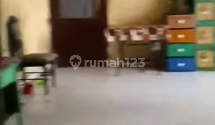 Old One-Story House in Sidorame Barat 1, Medan Perjuangan Old One-Story House in Sidorame Barat 1, Medan Perjuangan