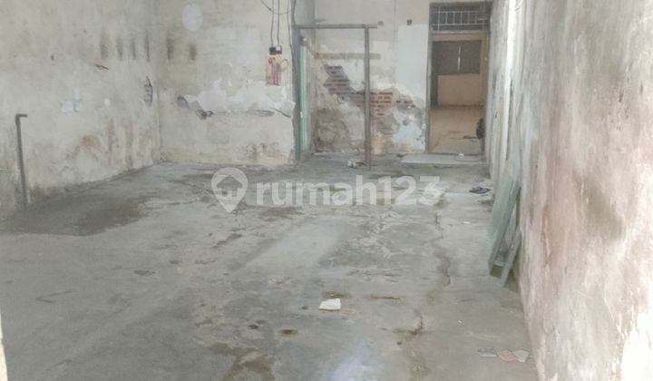 For Sale Strategic Menganti Main Road Shophouse Ready to Use 2