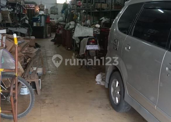 For Sale: Strategic Commercial Building in Mojokerto, Ready to Use 2