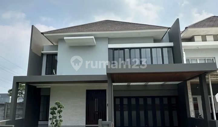 For Sale Royal Residence Luxury House Strategically Located Move-In Ready