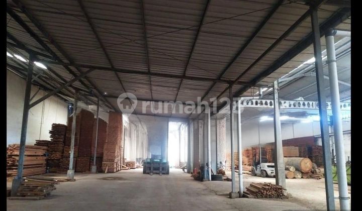 Warehouse for Sale on Mayjend Sungkono, Ready to Use Warehouse for Sale on Mayjend Sungkono, Ready to Use