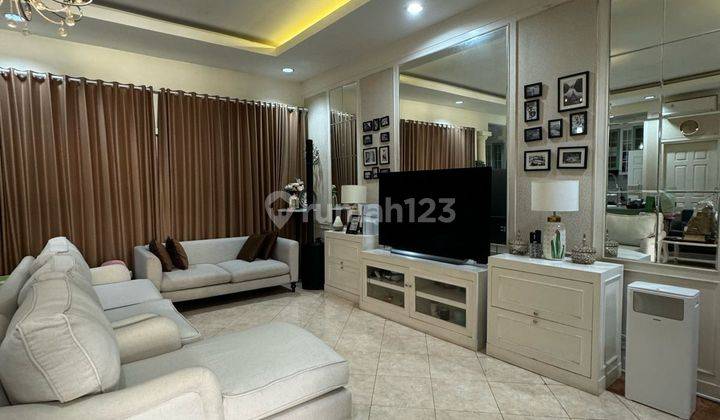 DI JUAL RAFfLES HILL CIBUBUR FULL RENOVASI SiAP HUNI FULL BANGUNAN RUMAH CANTIK DAN SUDAH INTERIOR HARGA = 3,5 M 1