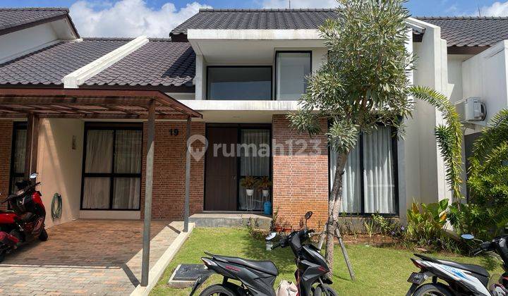 Disewakan Rumah Terawat Dan Nyaman Full Furnish Di Cluster Lokacitra Kota Baru Parahyangan 2