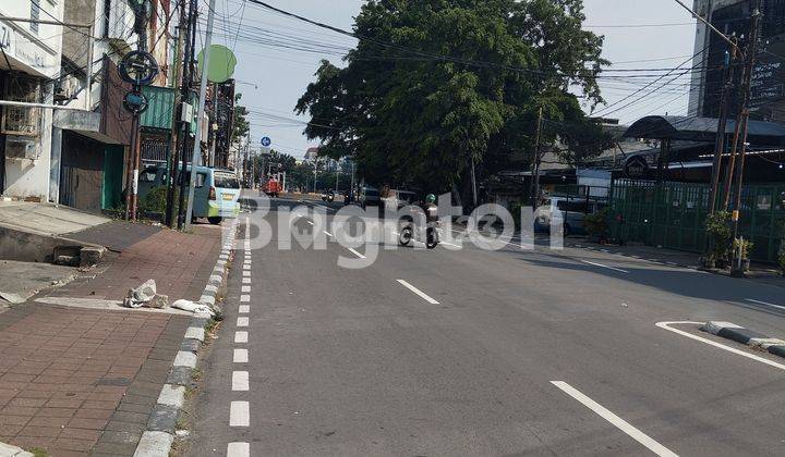 RUKO 2 GANDENG. TEMPAT STRATEGIS DEKAT PERAPATAN ROXY, BIAK, JEMBATAN 5 DAN ARAH HARMONI. 2