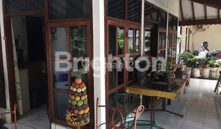 RUMAH TUA HITUNG TANAH TEMPAT SANGAT STRATEGIS 1