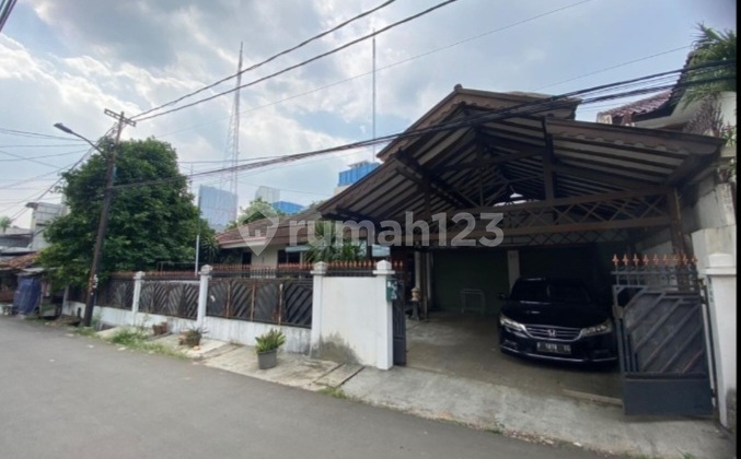 Dijual Rumah Luas di Kebon Jeruk Jakarta Barat