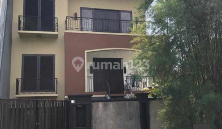 Dijual Rumah di Perumahan Wallet Permai, Pantai Indah Kapuk 2