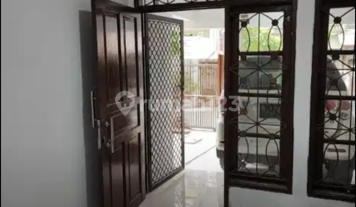 Disewakan Rumah 5 Kt Diperumahan Taman Kota, Jakarta Barat