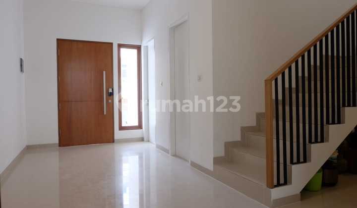 Brand New 3-Story House in Kelapa Gading Ready to Occupy 2