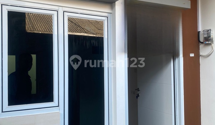Quick Sale Neat Small House Ready to Live In Kayumanis Matraman East Jakarta Only 600m Negotiable 2