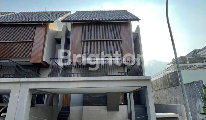 RUMAH MEWAH 2 LANTAI CLUSTER EXCLUSIVE COLOMADU 1