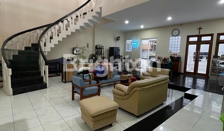 RUMAH MEWAH STRATEGIS TENGAH KOTA SOLO 2