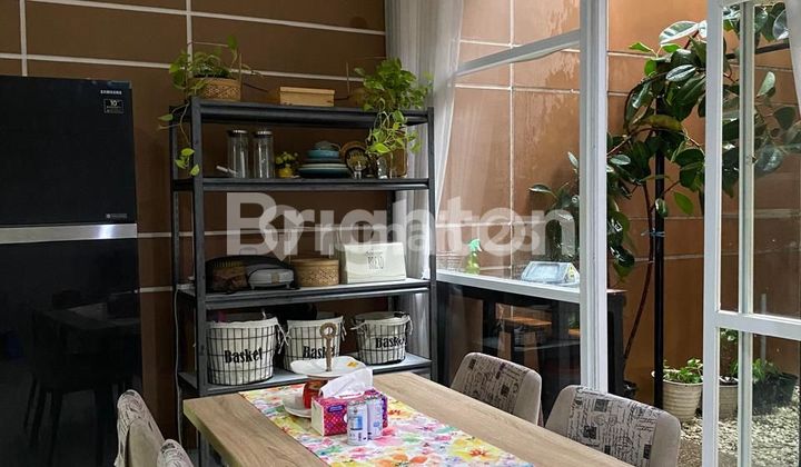 RUMAH BAGUS 2 LANTAI FULL FURNISHED DEKAT UMS 2