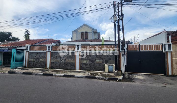 RUMAH BAGUS 2 LANTAI PERUMAHAN ELIT SOLOBARU 1
