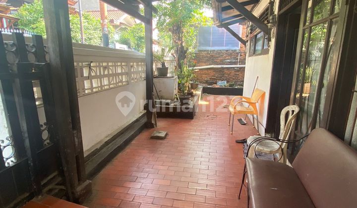 Rumah di Kawasan Komplek Depsos, Jakarta Selatan