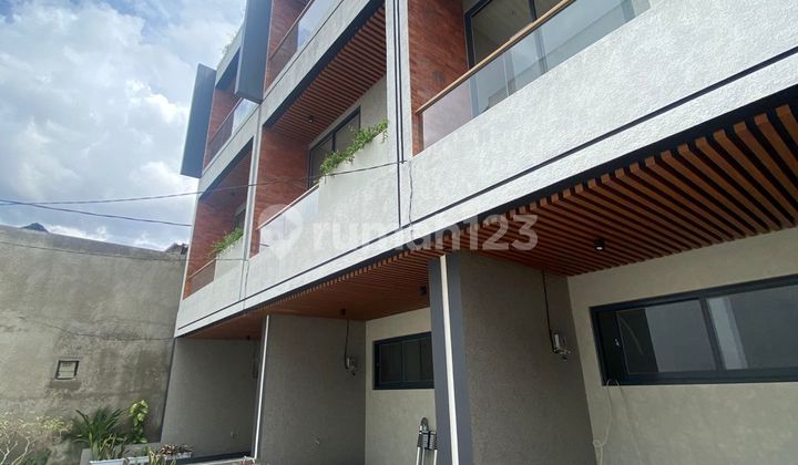 Brand New House di Residence Bangka Kemang, Jakarta Selatan Brand New House di Residence Bangka Kemang, Jakarta Selatan