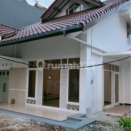 Rumah Fully Renovated di Pakubuwono Area One Gate Access 1