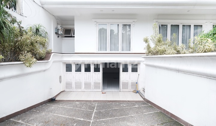 Rumah Siap Huni Area Elit Kebayoran Baru Rumah Siap Huni Area Elit Kebayoran Baru