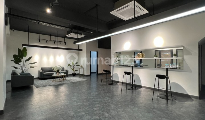 Disewakan Rumah cocok buat kantor dan tempat usaha area kebayoran baru jakarta selatan