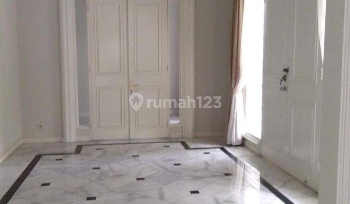 Disewakan rumah siap huni dekat Senayan City 2